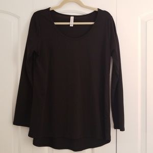 Lularoe Lynnae Top - Black